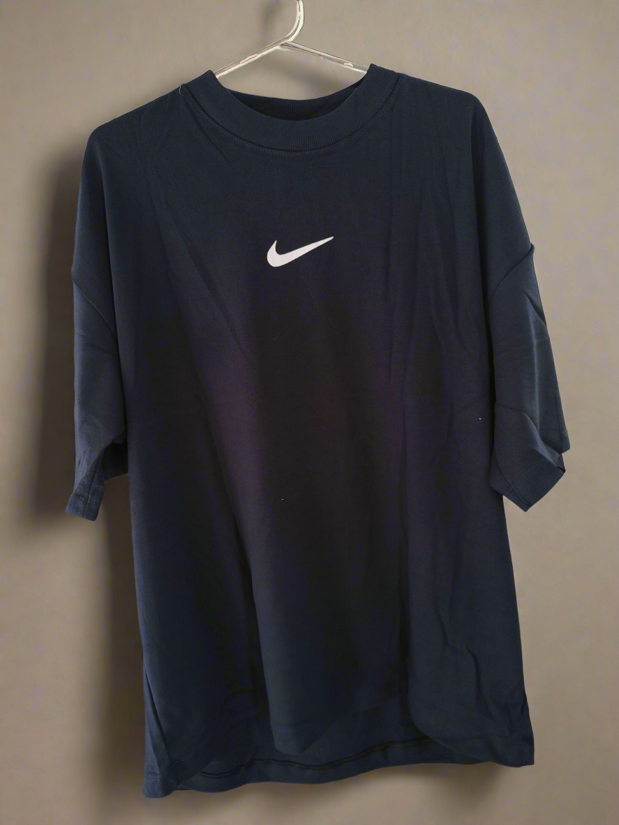 Remera Oversized NK Swoosh Script