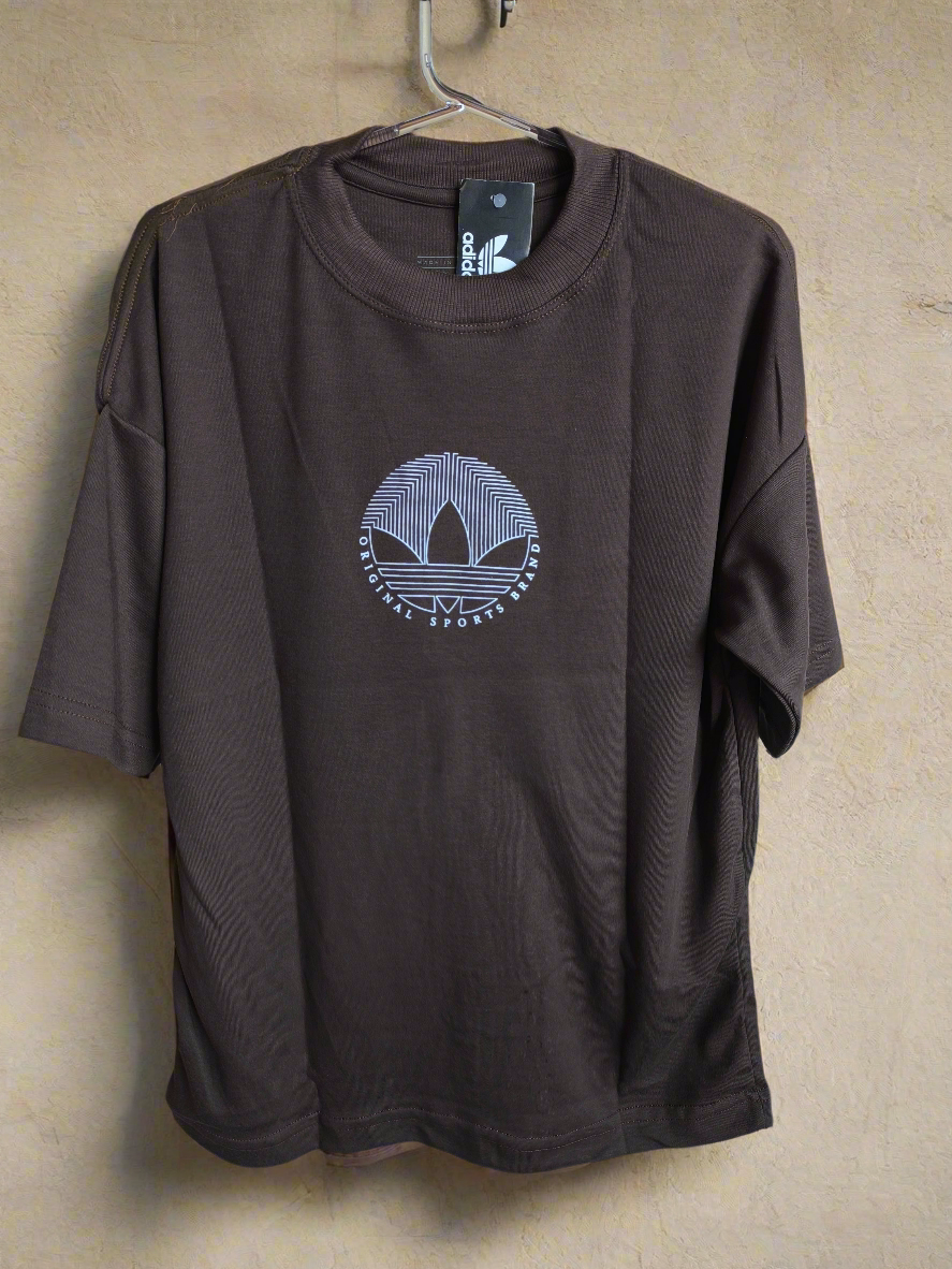 Remera Oversized ADI Signature Grid