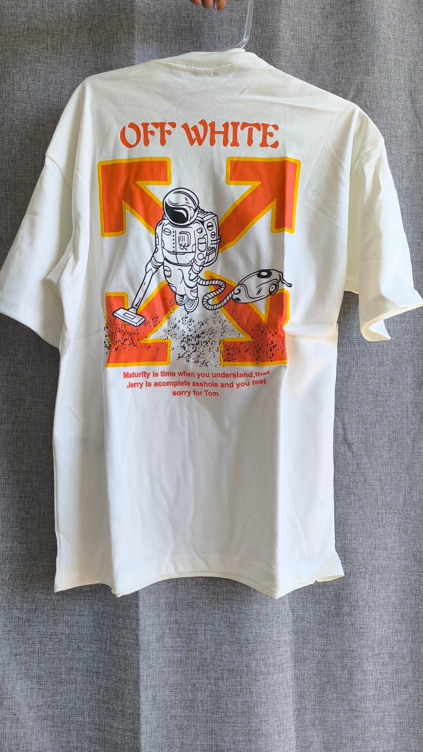 Remera Oversized OFWT Astronaut