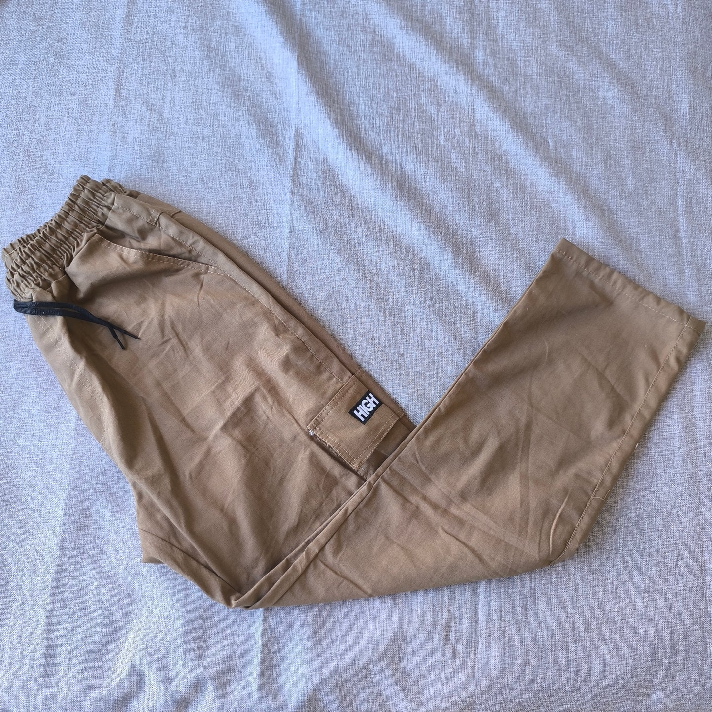 Pantalon Cargo marrón sin puños