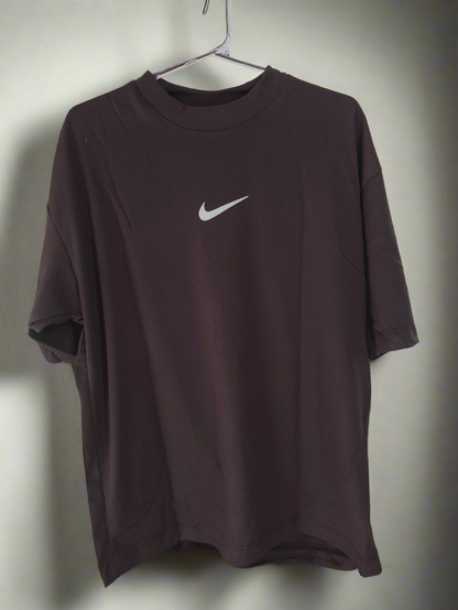 Remera Oversized NK Swoosh Script