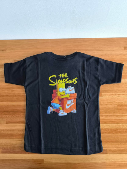 Remera Oversized NK Bart & Sneakers