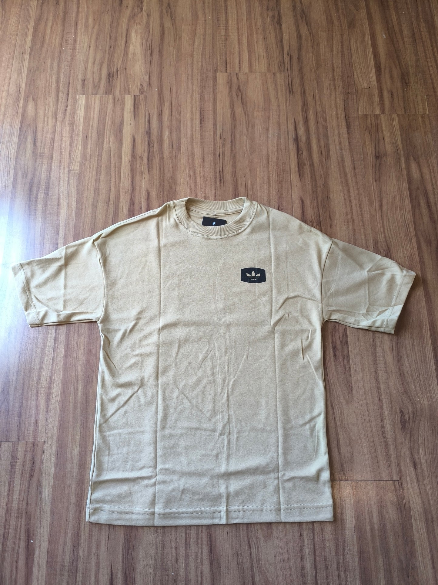 Remera Oversized ADI Property