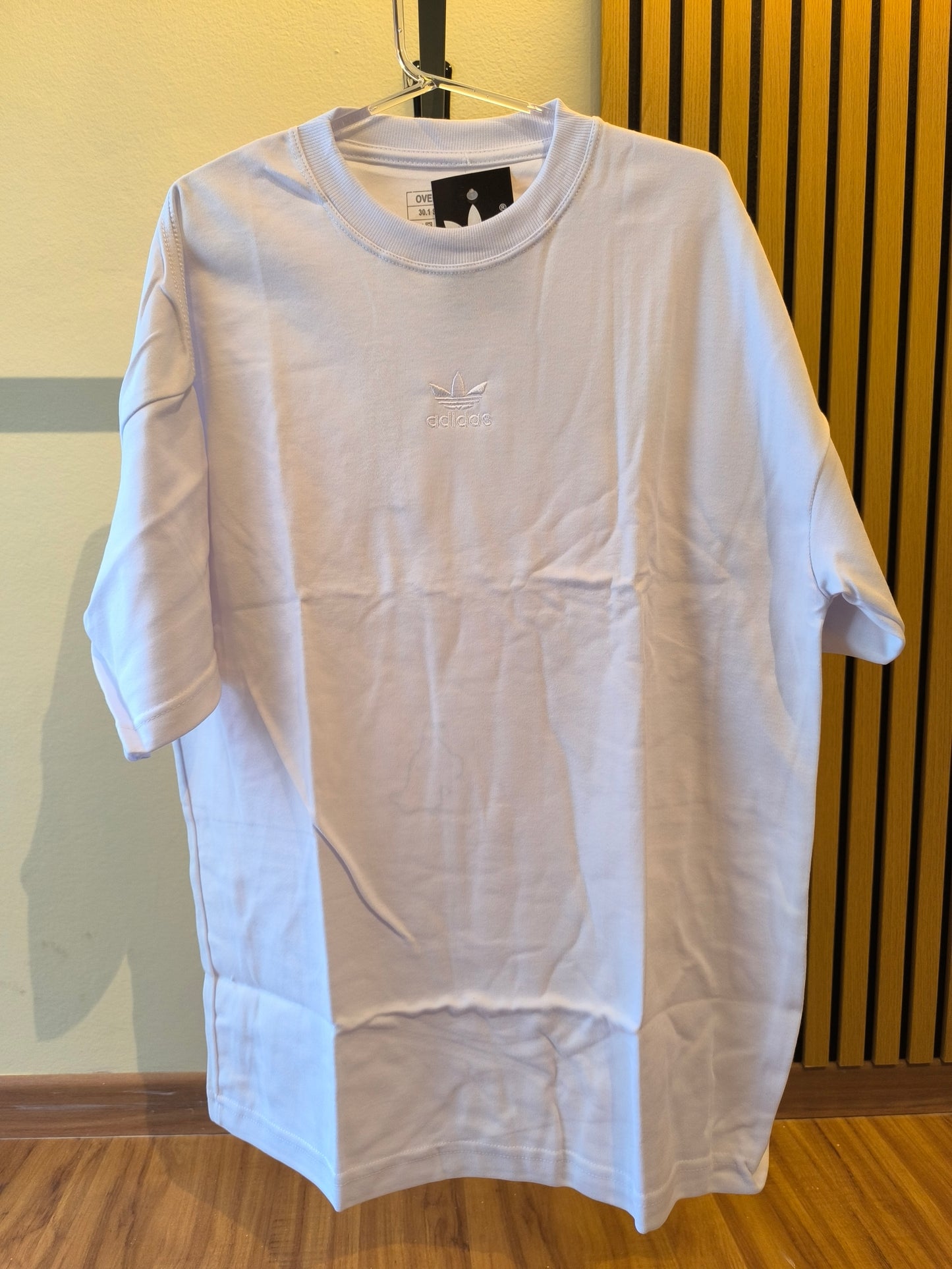 Remera Oversized ADI Bordada Classic