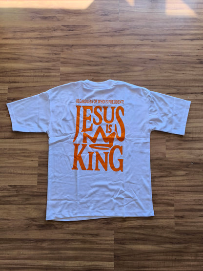 Remera Oversized Jesus Is King