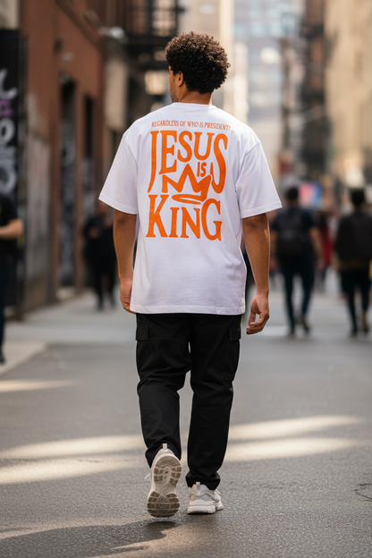 Remera Oversized Jesus Is King