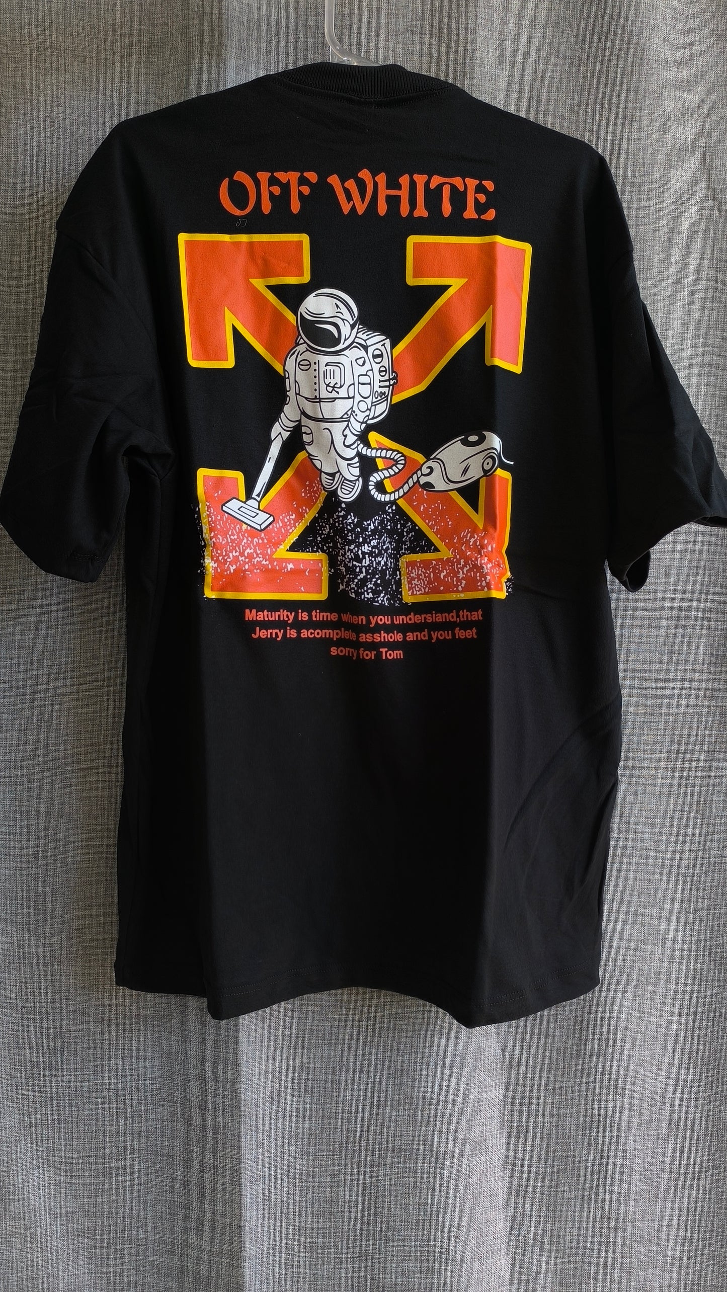 Remera Oversized OFWT Astronaut