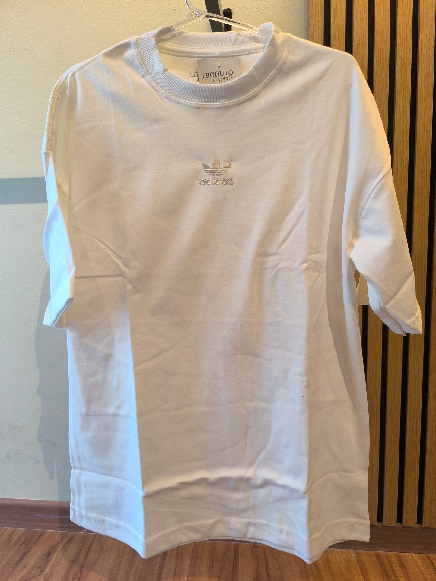 Remera Oversized ADI Bordada Classic