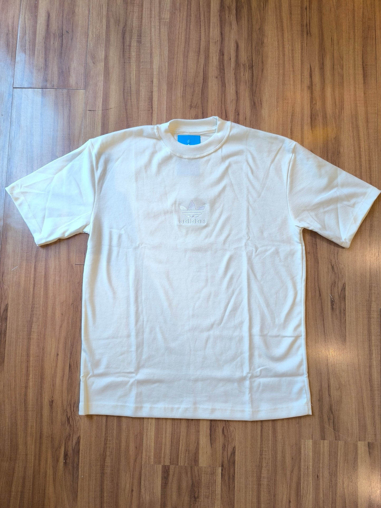 Remera Oversized Bordada ADI Basiq