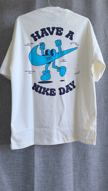 Remera Oversized Have a NK Day
