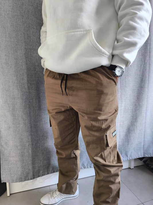Pantalon Cargo marrón sin puños