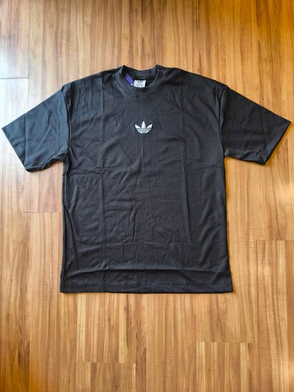 Remera Oversized Bordada ADI