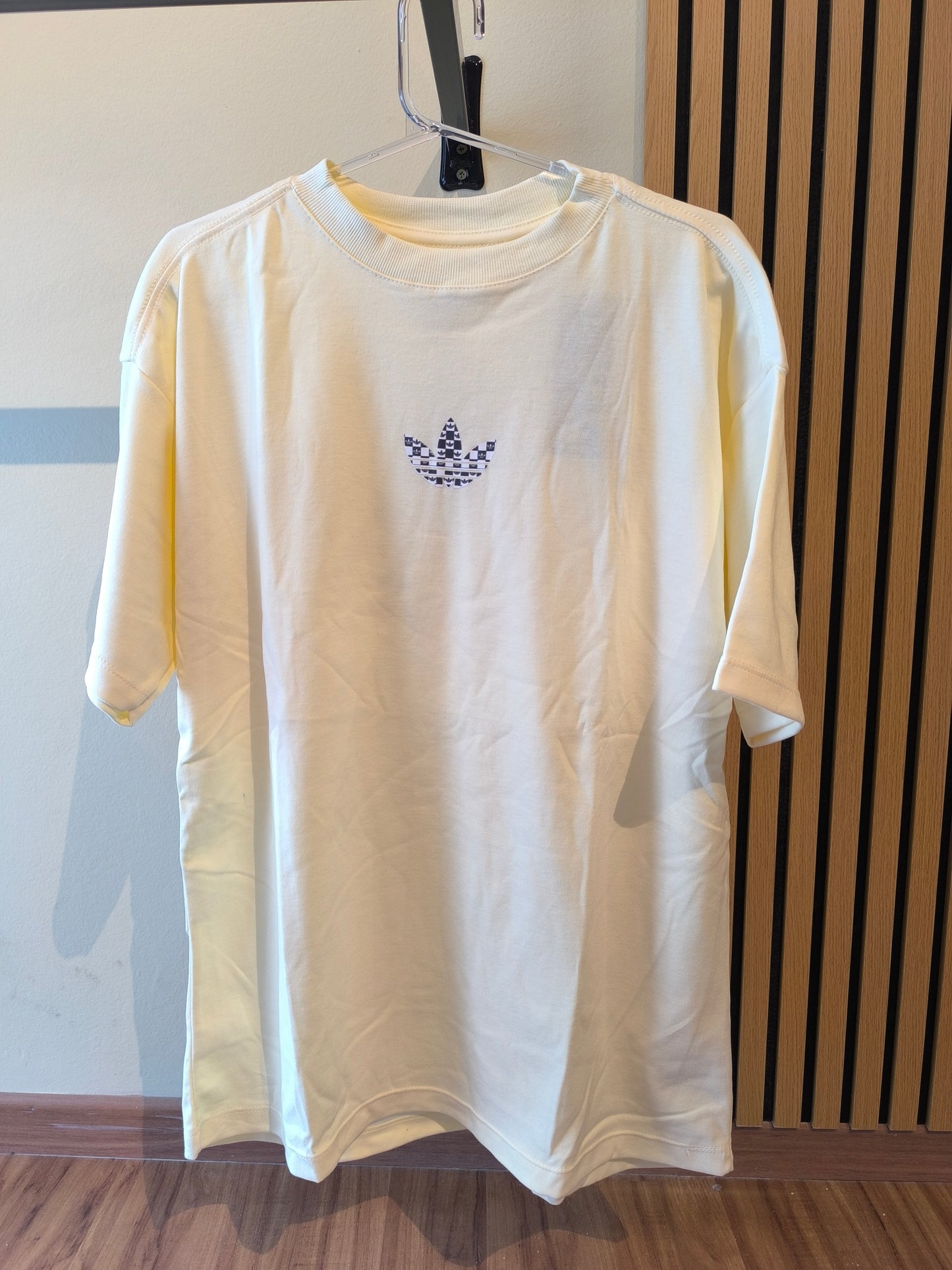 Remera Oversized ADI Finish Flag