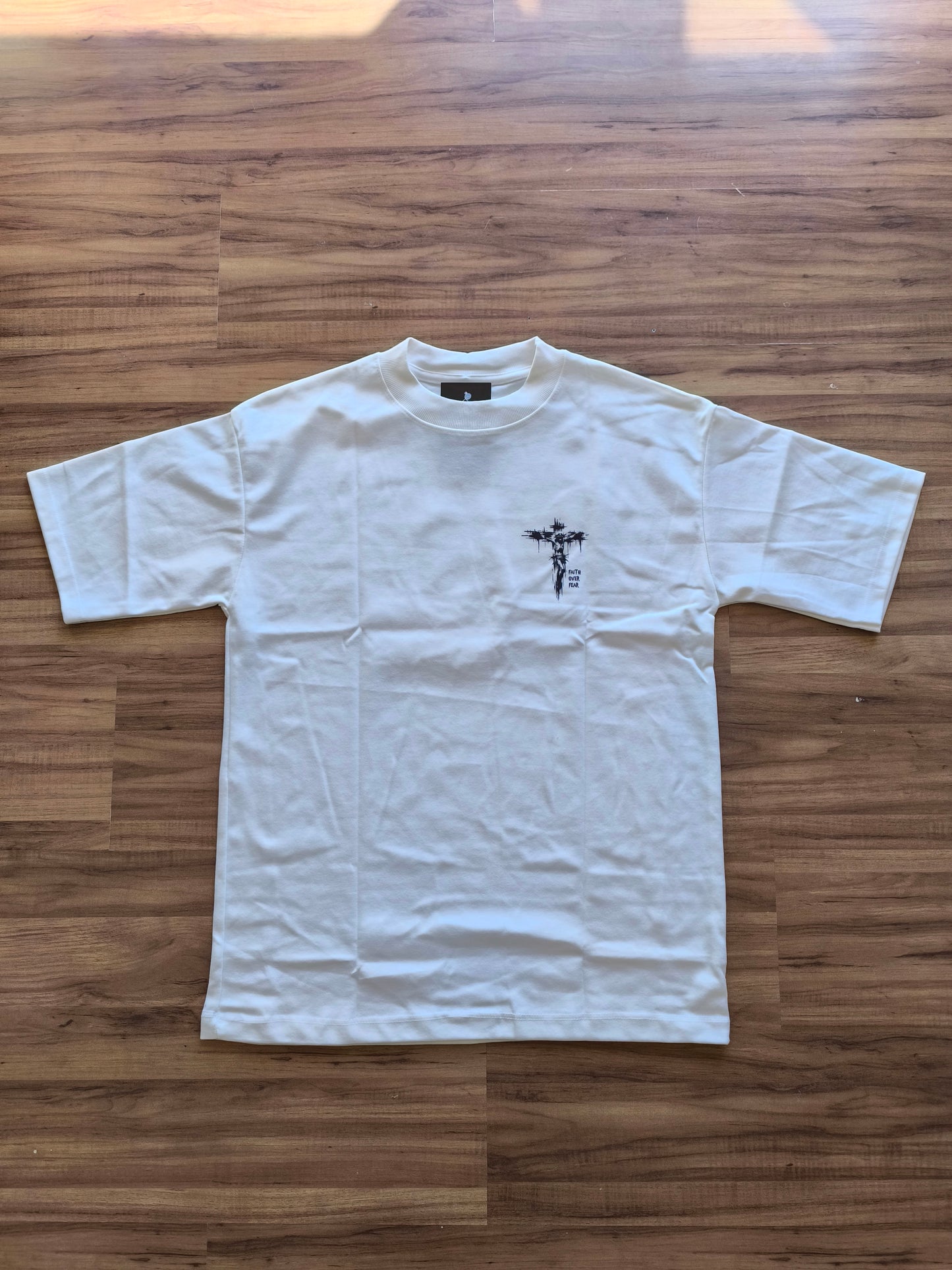 Remera Oversized Faith Over Fear