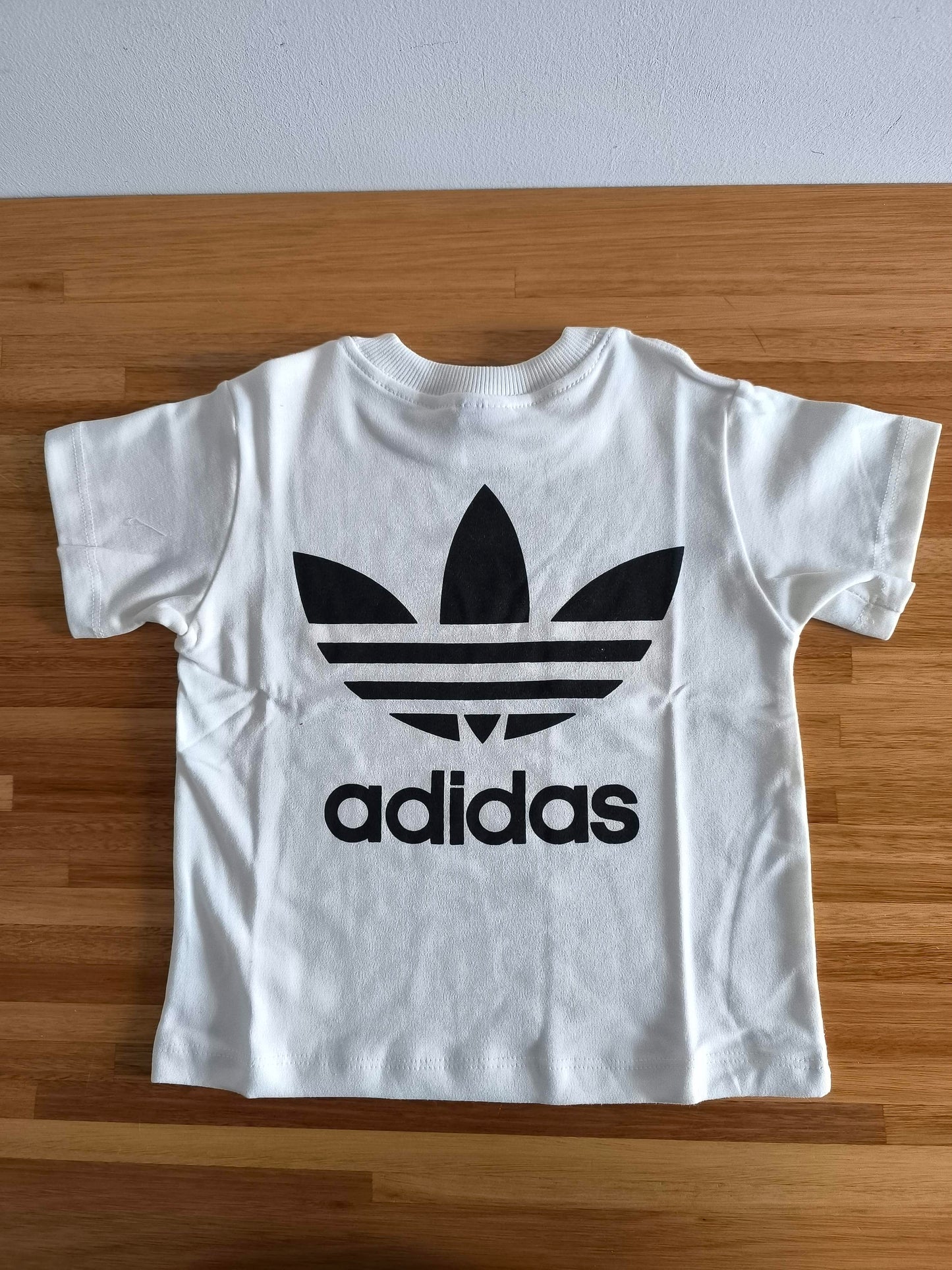 Remera Oversized ADI Classic Mark