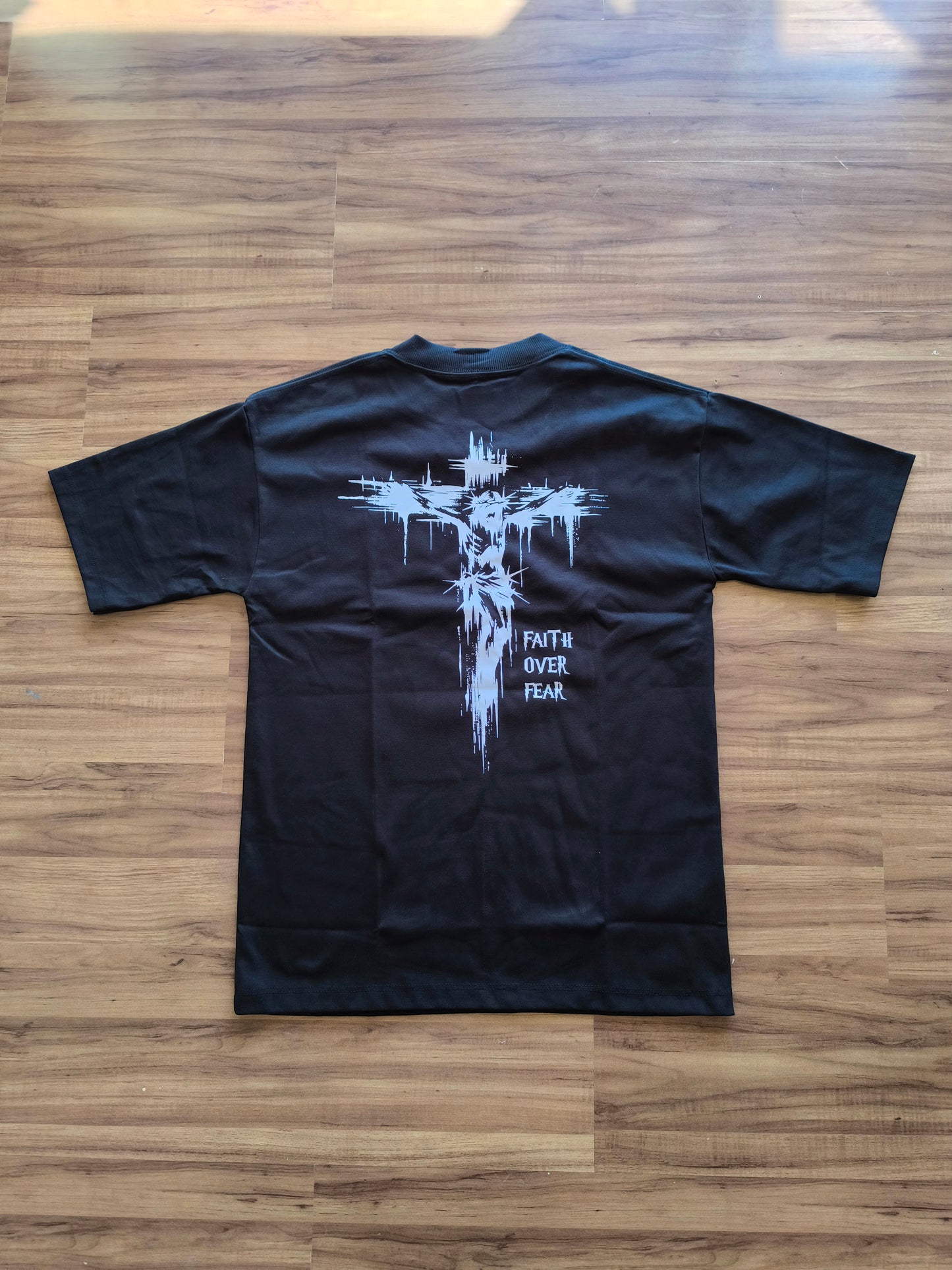 Remera Oversized Faith Over Fear
