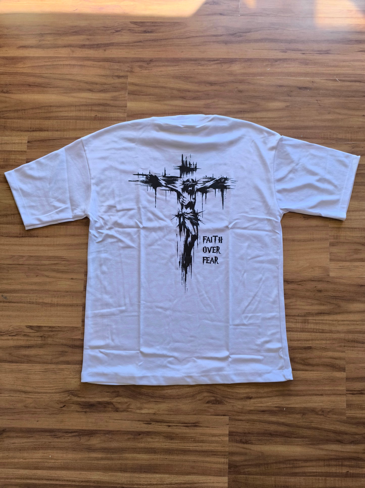 Remera Oversized Faith Over Fear