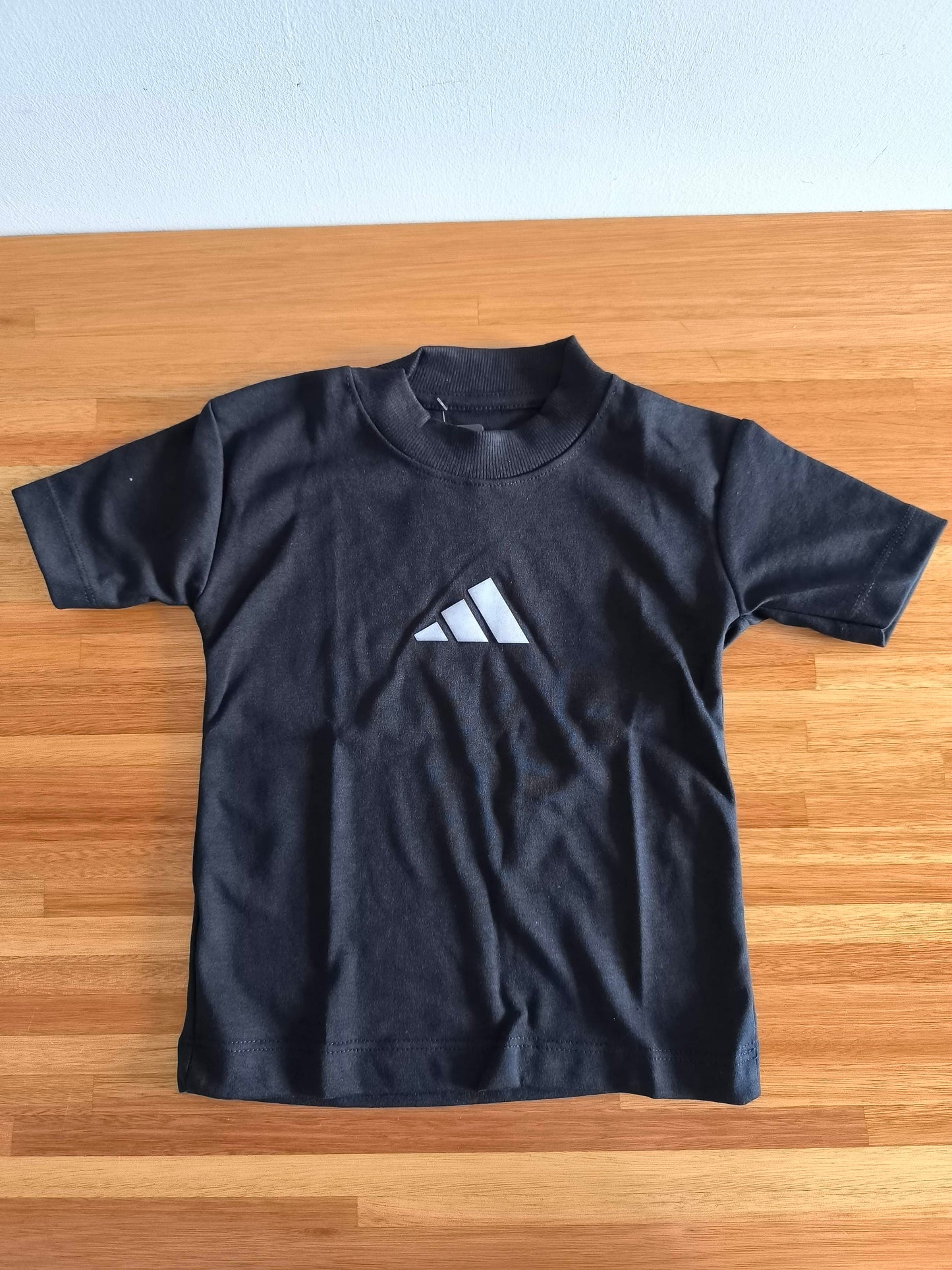 Remera Oversized ADI Triple Edge