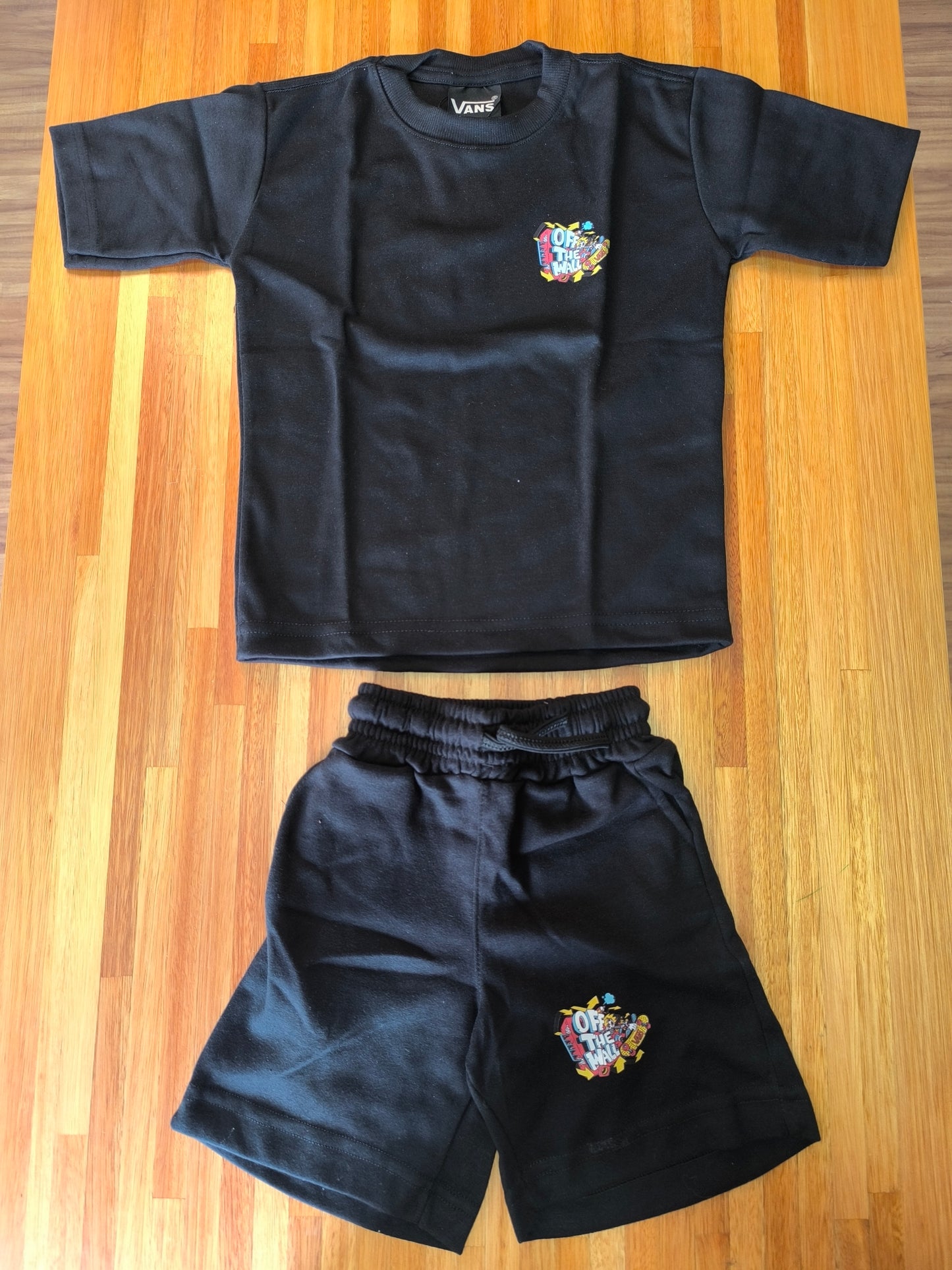 Conjunto Remera y Short VNS Off The Wall