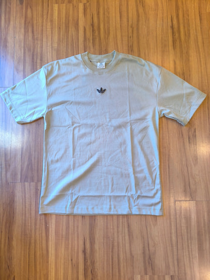 Remera Oversized Bordada ADI
