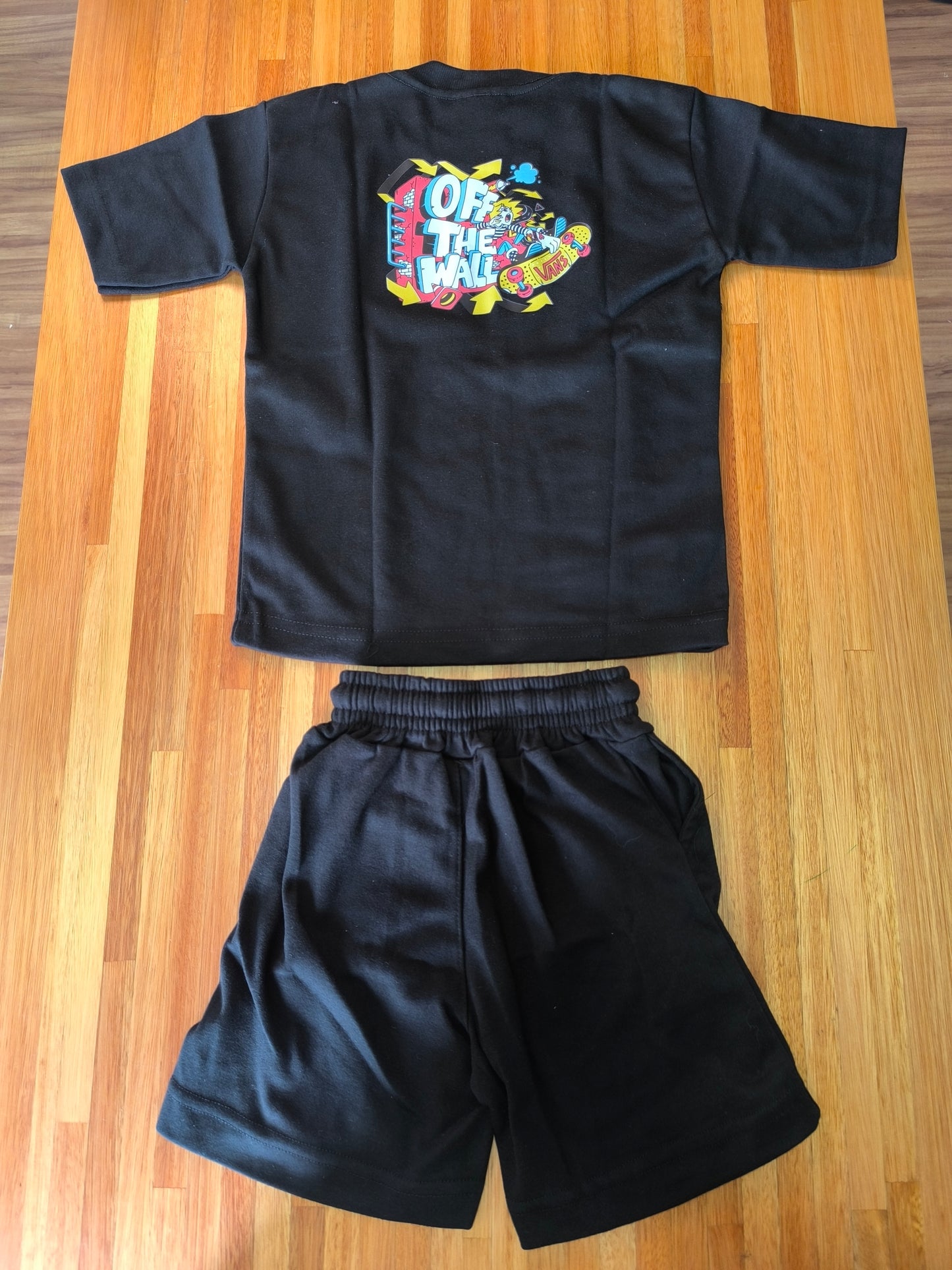 Conjunto Remera y Short VNS Off The Wall
