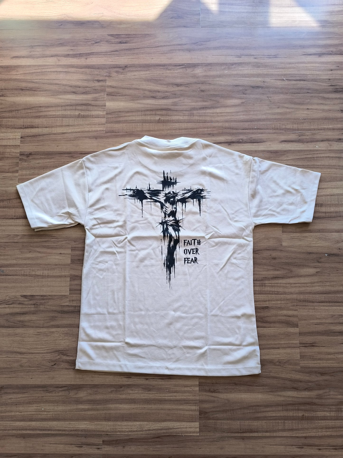 Remera Oversized Faith Over Fear