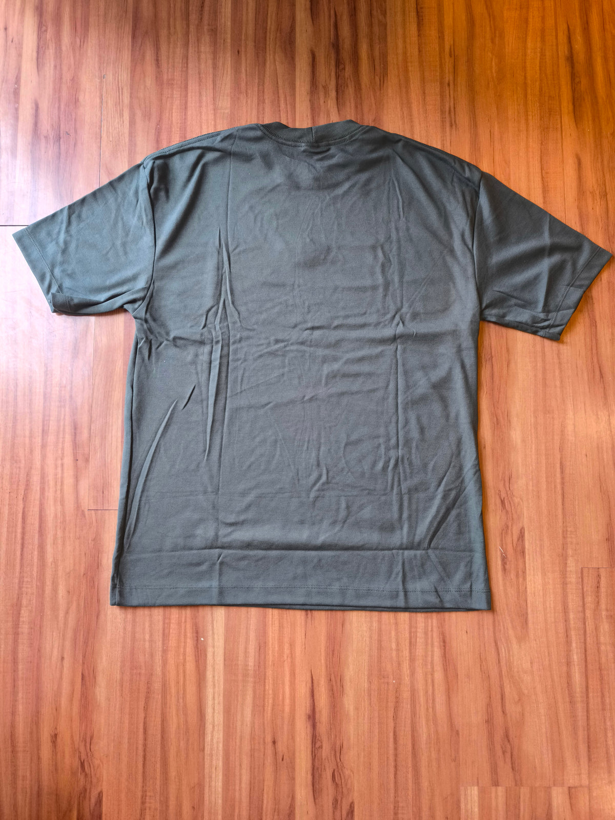 Remera Oversized Bordada ADI